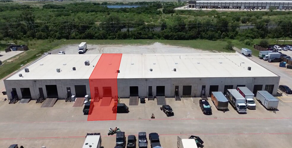 3801 N Interstate 35, Denton, TX à louer - Photo du bâtiment - Image 1 de 11