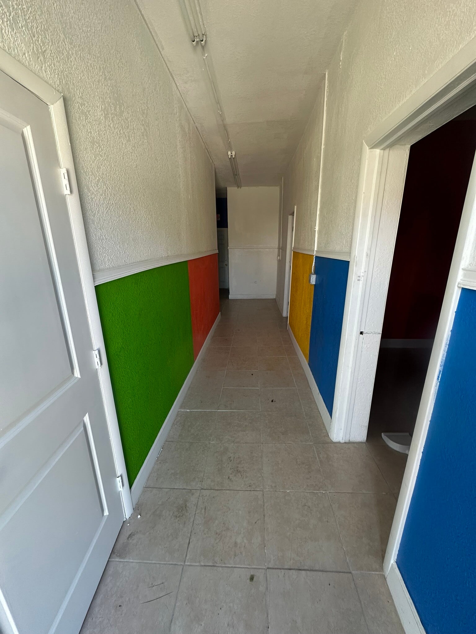 1011 N Tamarind Ave, West Palm Beach, FL for lease Interior Photo- Image 1 of 1