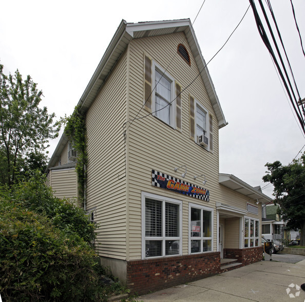 65 W Madison Ave, Dumont, NJ for sale - Primary Photo - Image 1 of 1