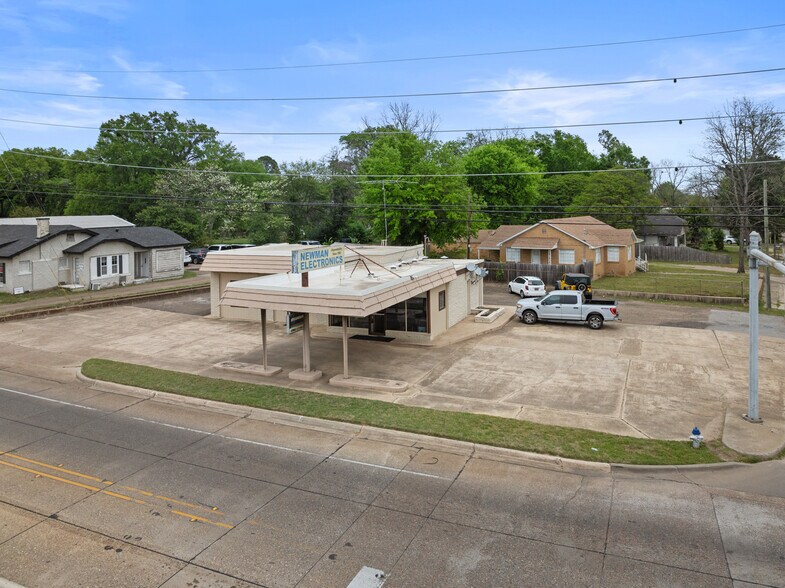 1202 N Jefferson Ave, Mount Pleasant, TX à vendre - Photo du bâtiment - Image 2 de 35