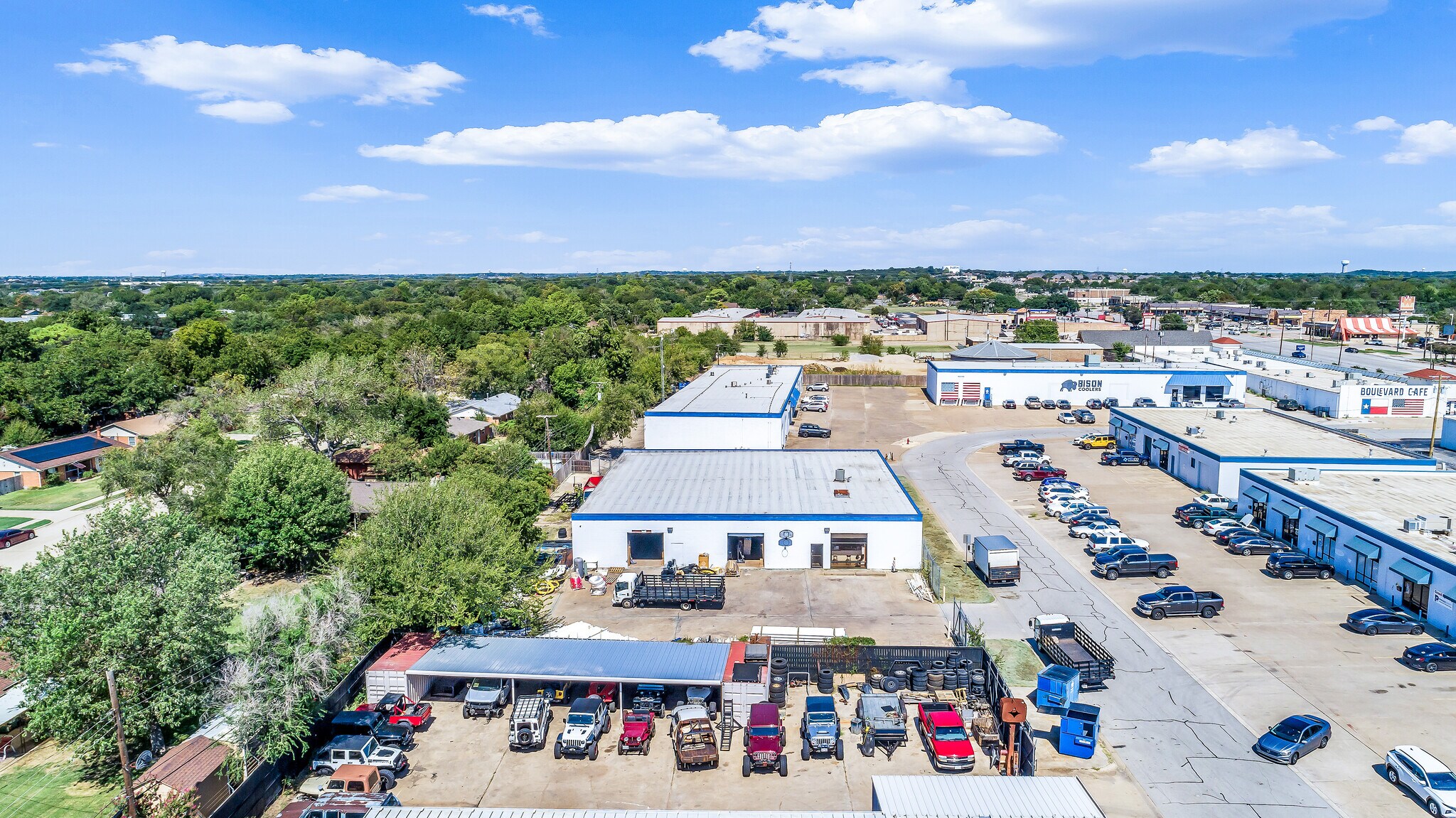 5105 Commercial Dr, North Richland Hills, TX à vendre Photo du b timent- Image 1 de 7