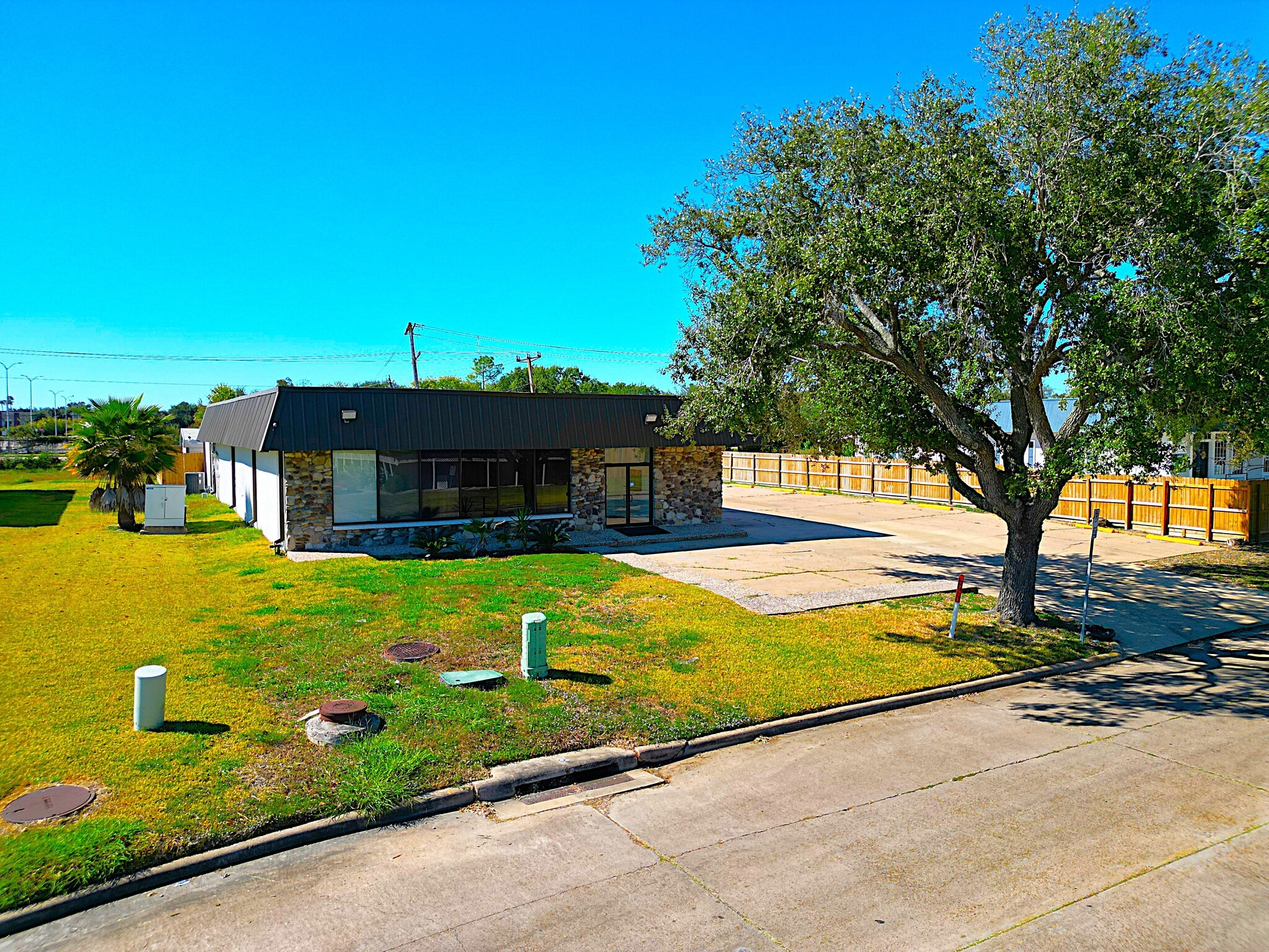 16628 Sea Lark Rd, Houston, TX for lease Interior Photo- Image 1 of 6