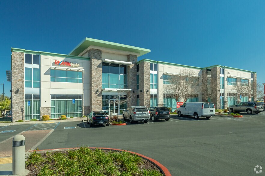 2051-2087 Arena Blvd, Sacramento, CA à louer - Photo du bâtiment - Image 1 de 5