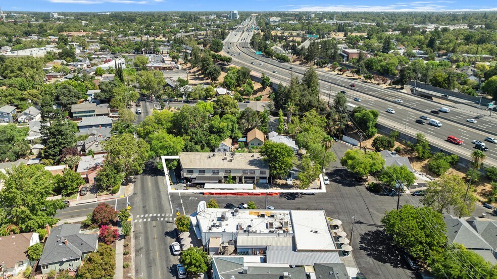 2741 Franklin Blvd, Sacramento, CA à vendre - Photo du bâtiment - Image 1 de 31