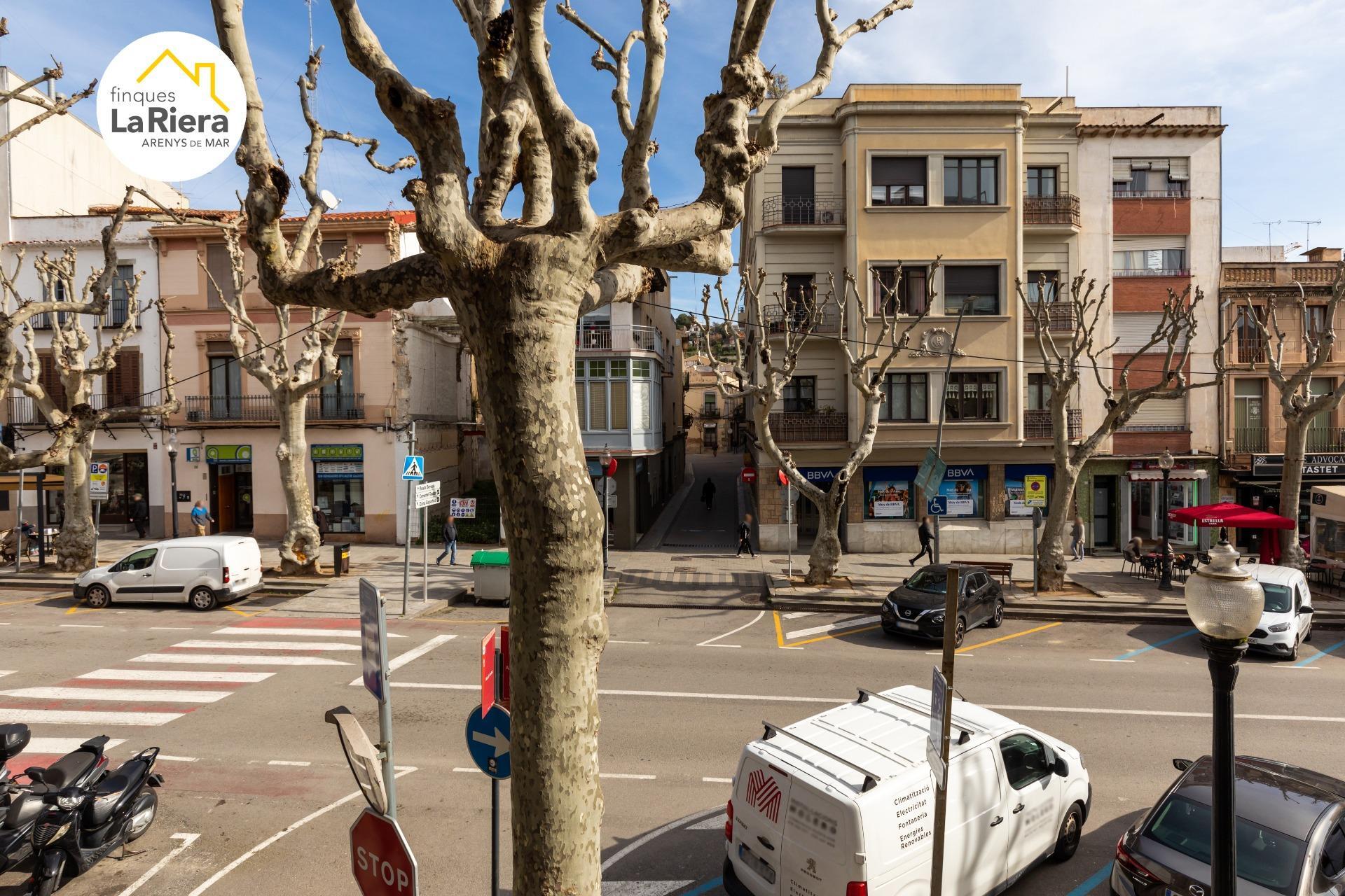 Office in Arenys de Mar, Barcelona for lease Primary Photo- Image 1 of 4