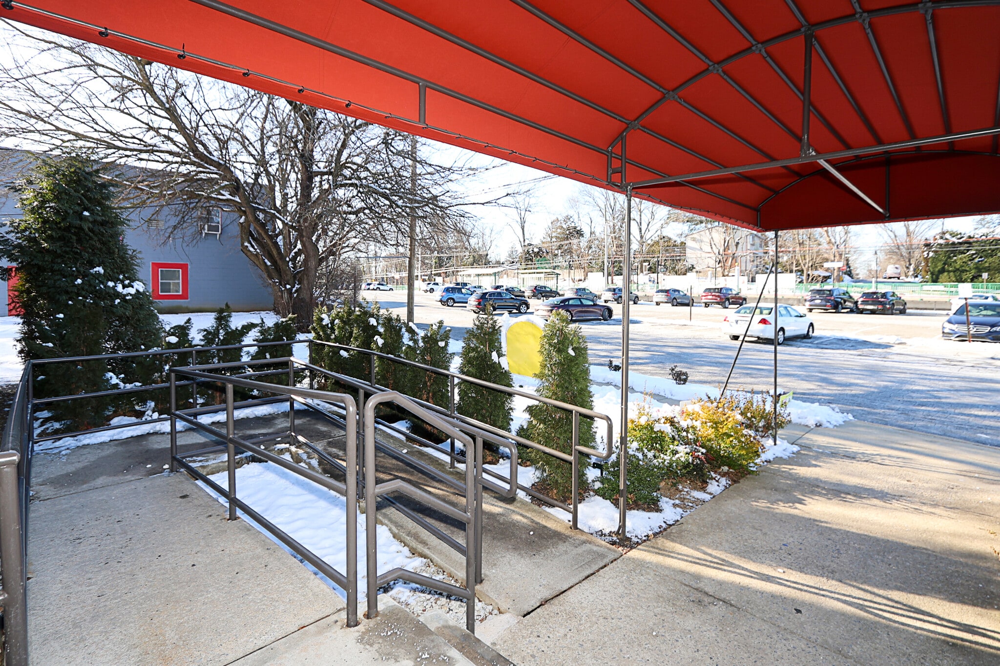 40 Railroad Ave, Glen Head, NY à louer Photo du bâtiment- Image 1 de 10