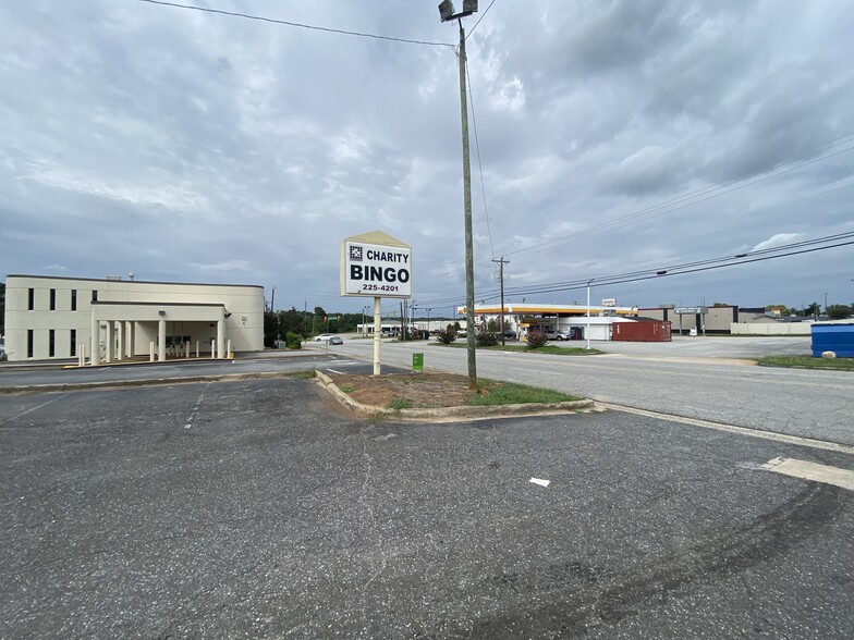 102 Miracle Mile Dr, Anderson, SC for lease - Building Photo - Image 2 of 3