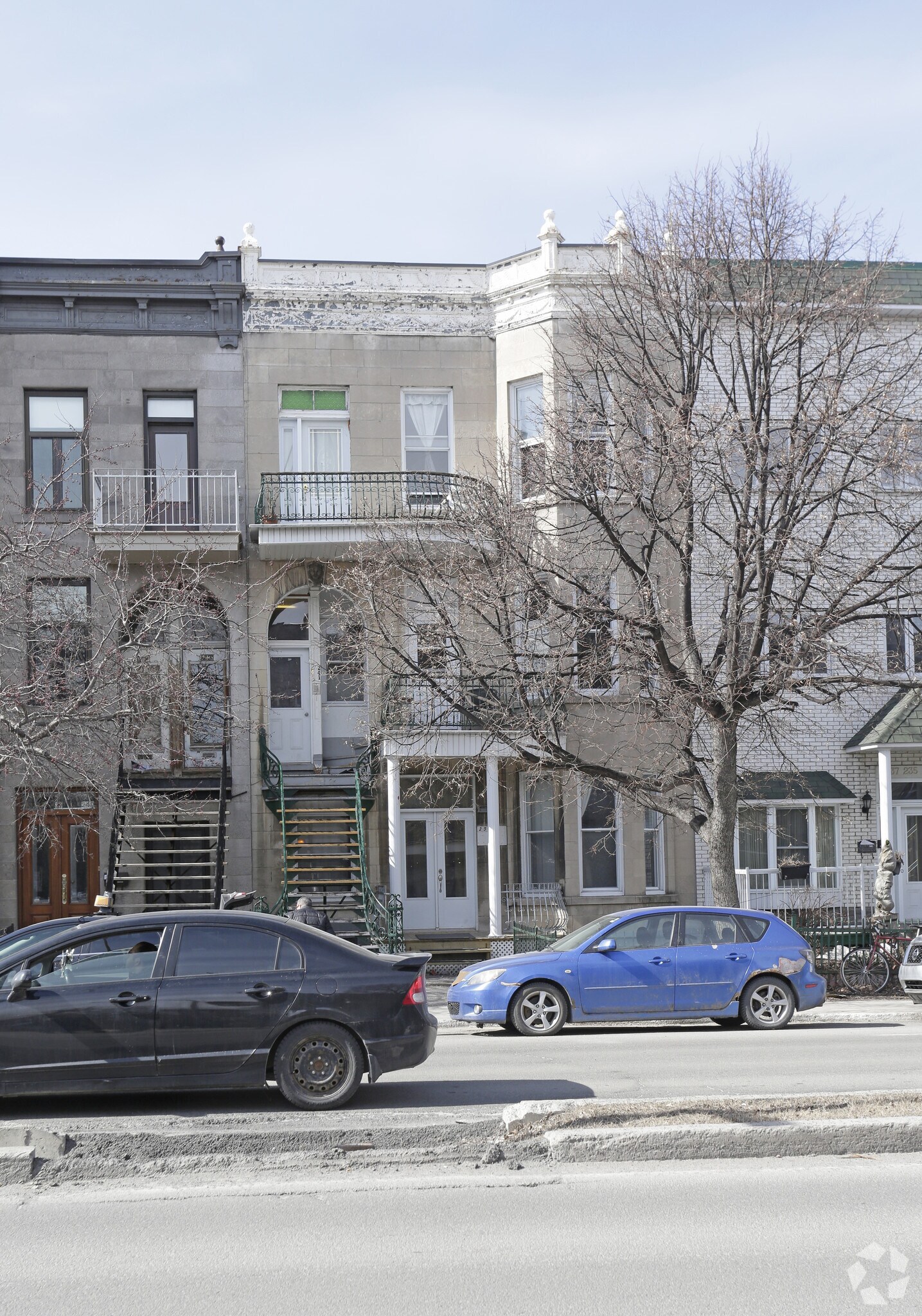 239-243 Boul Saint-Joseph O, Montréal, QC à vendre Photo principale- Image 1 de 3