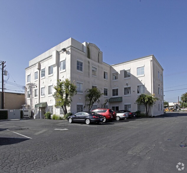 800 S Brookhurst St, Anaheim, CA à louer - Photo du bâtiment - Image 2 de 2