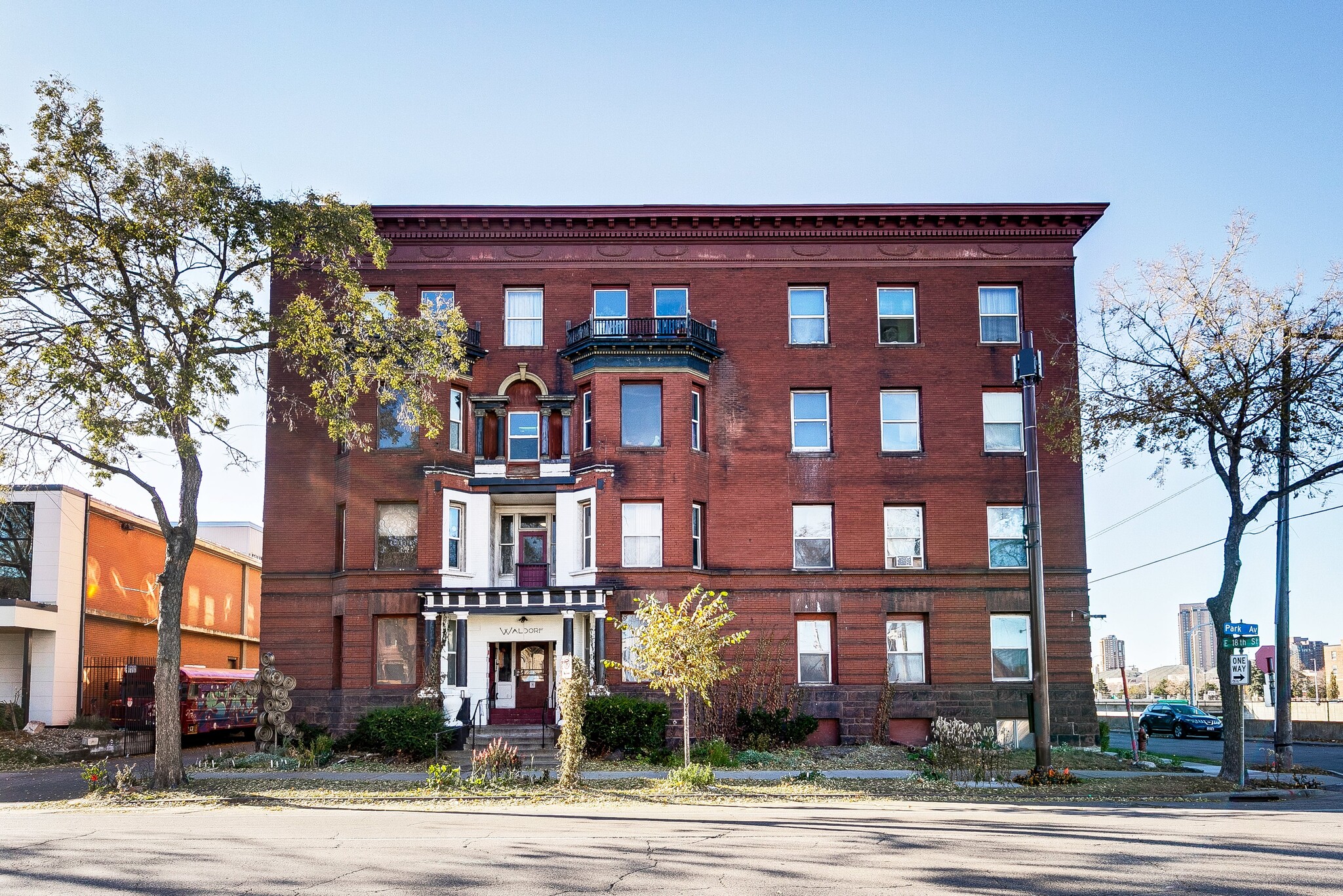 1800 Park Ave, Minneapolis, MN à vendre Photo du bâtiment- Image 1 de 23