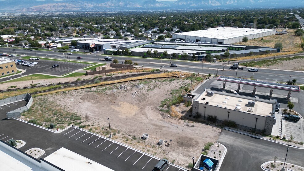 5662 W 4700 S, West Valley City, UT à vendre - Photo du bâtiment - Image 3 de 13