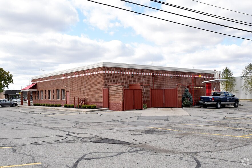 1204 N Barron St, Eaton, OH à vendre - Photo du bâtiment - Image 3 de 4