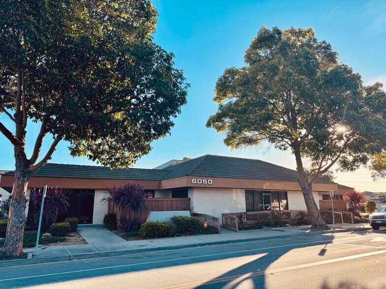6050 Seahawk St, Ventura, CA à louer - Photo du bâtiment - Image 2 de 8