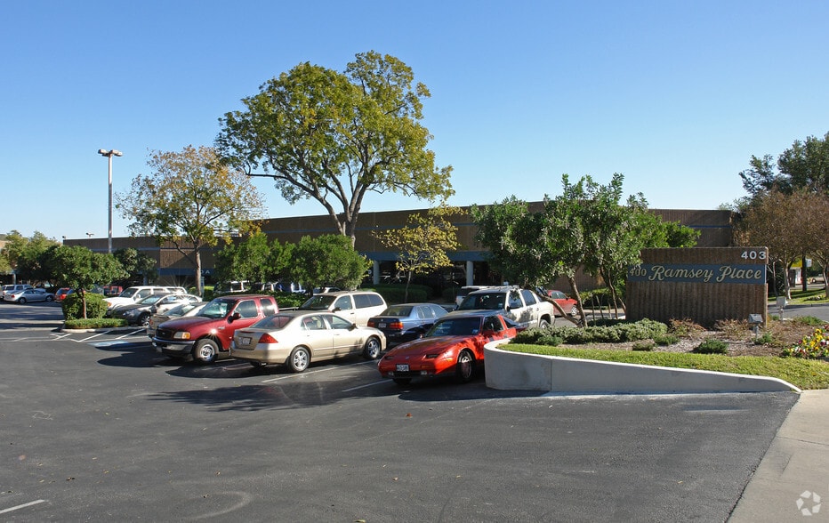 403 E Ramsey Rd, San Antonio, TX for lease - Building Photo - Image 2 of 5
