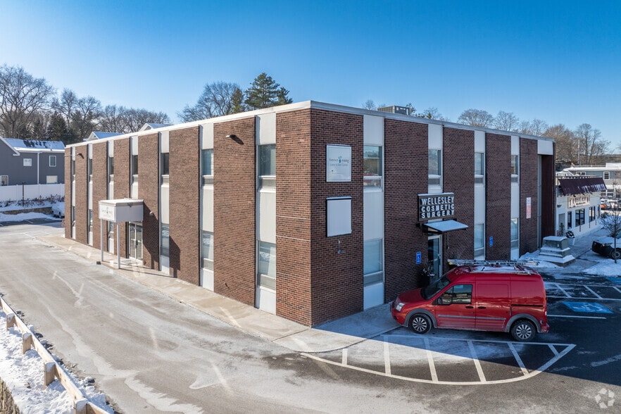 170 Worcester St, Wellesley, MA for lease - Primary Photo - Image 1 of 4