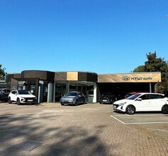 Bolton Rd, Bolton à vendre Photo du bâtiment- Image 2 de 2