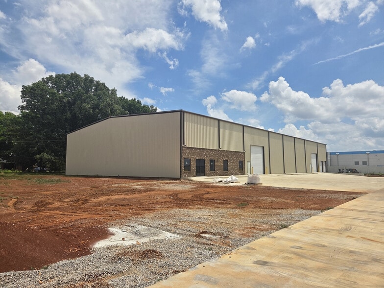 26490 Old Highway 20, Madison, AL for lease - Building Photo - Image 1 of 6