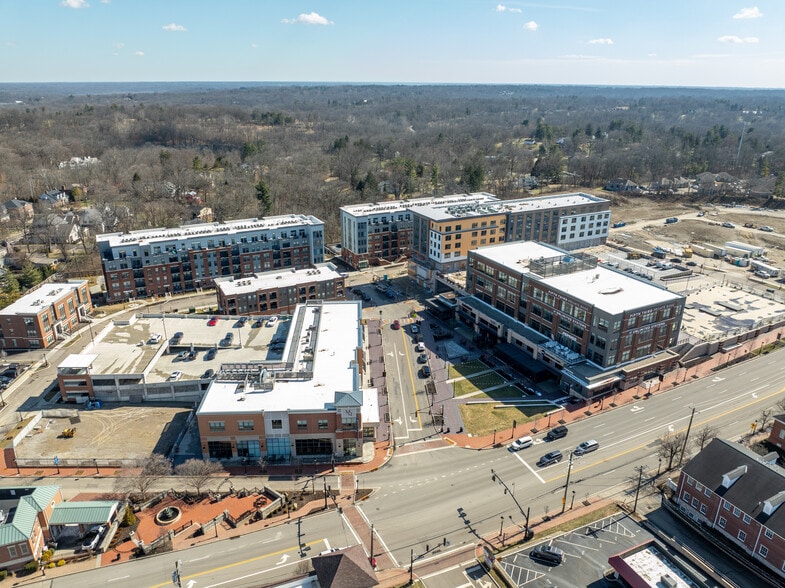 9260 Montgomery Rd, Cincinnati, OH for lease - Building Photo - Image 1 of 5