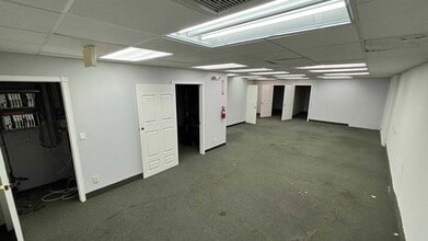 2740 E Oakland Park Blvd, Fort Lauderdale, FL for lease Interior Photo- Image 1 of 16