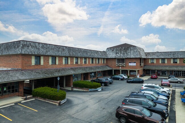 Plus de détails pour 106-140 Barrington Commons Ct, Barrington, IL - Commerce de détail à vendre