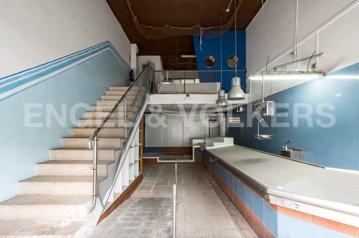 Sant Just Desvern, BAR 08960 - - - Interior Photo - Image 1 of 6