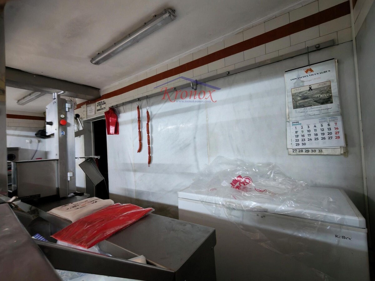 Madrid, MAD 28032 - - - Interior Photo - Image 2 of 3