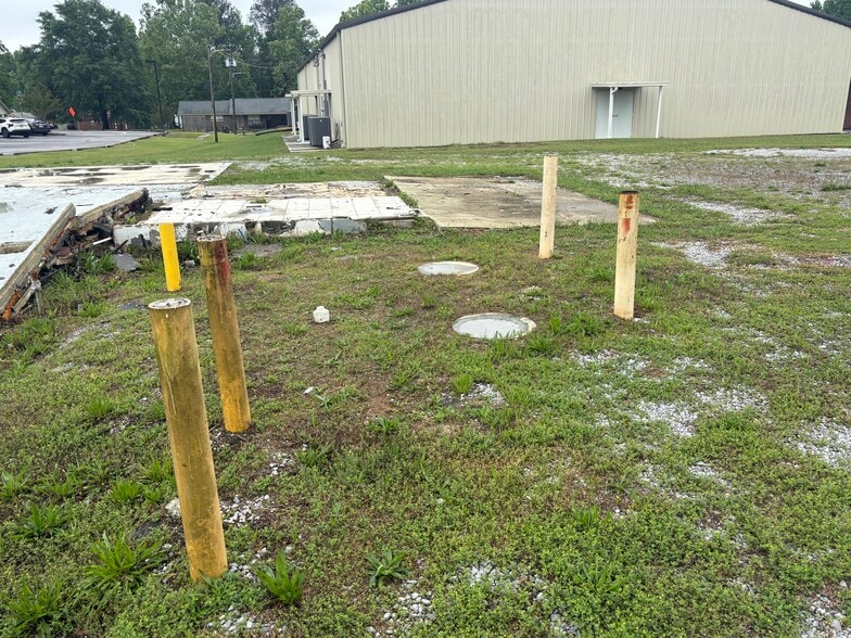707 16th N Ave, Clanton, AL à vendre - Photo du bâtiment - Image 3 de 5