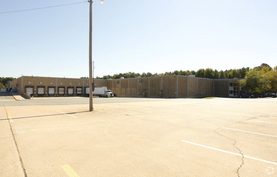 1031 N Redmond Rd, Jacksonville, AR for lease - Primary Photo - Image 1 of 6