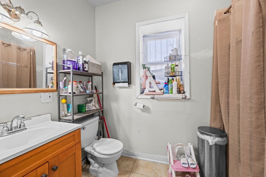 2822 N Milwaukee Ave, Chicago, IL à vendre - Photo du bâtiment - Image 2 de 31