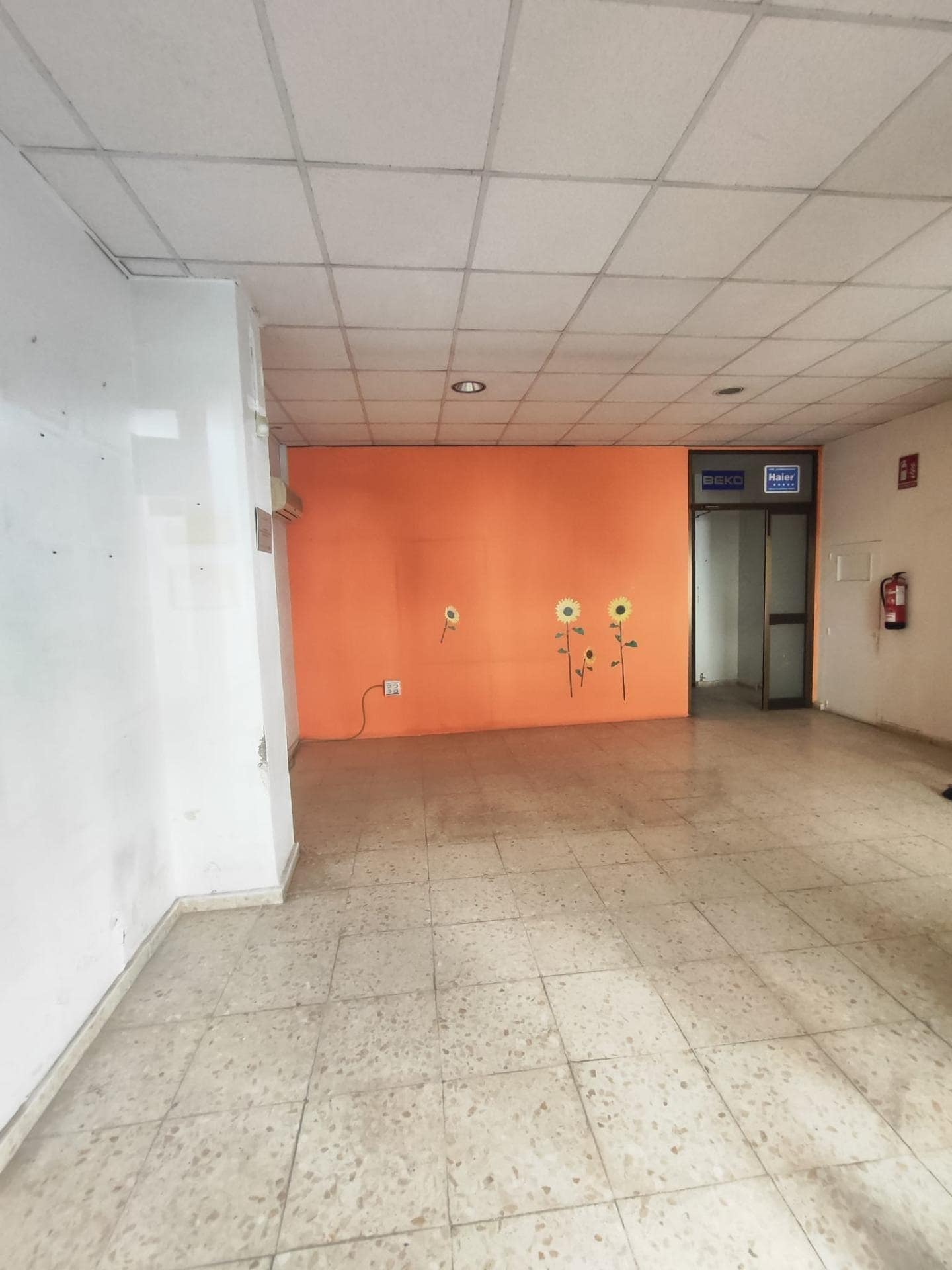 Retail in Reus, Tarragona for lease Interior Photo- Image 1 of 4