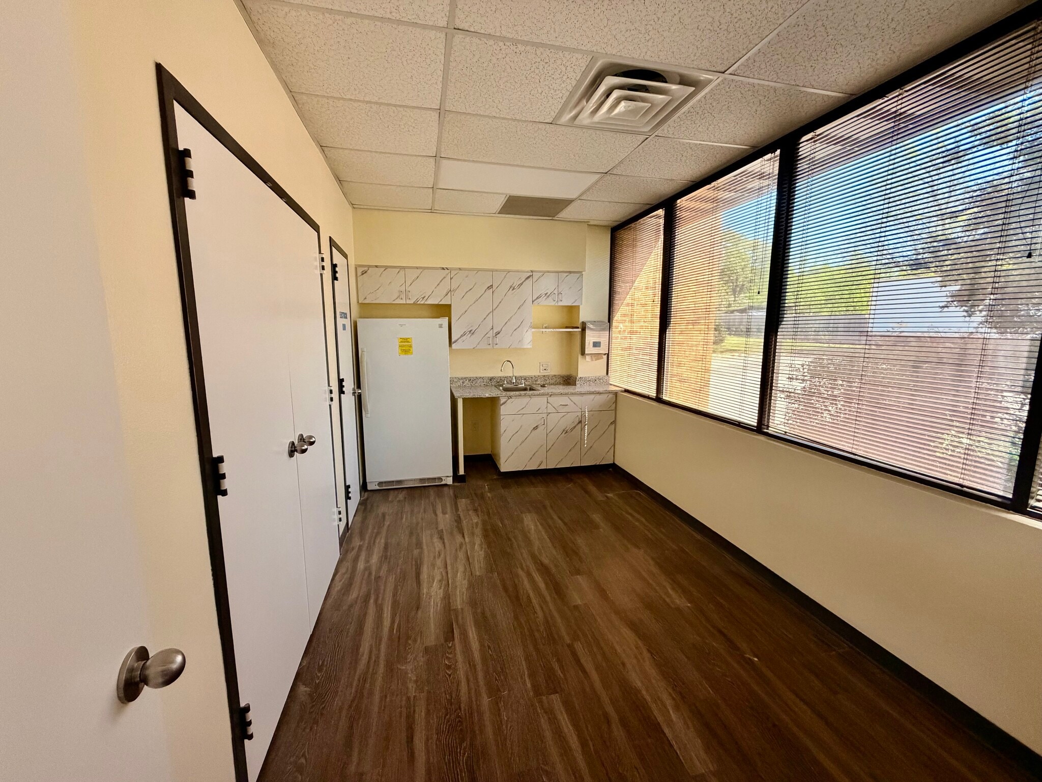 2275 Westpark Ct, Euless, TX for lease Interior Photo- Image 1 of 13