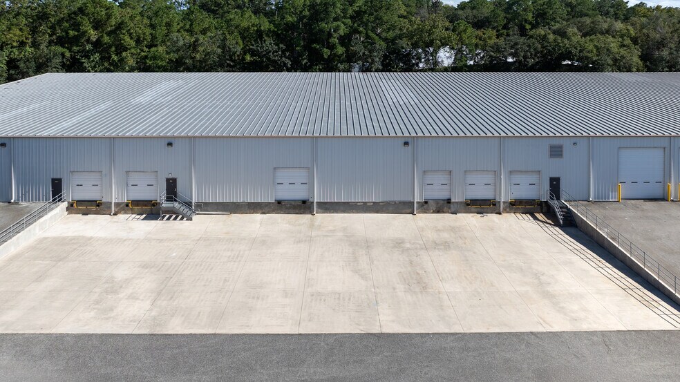 3525 Enterprise Way, Green Cove Springs, FL à louer - Photo du bâtiment - Image 2 de 8