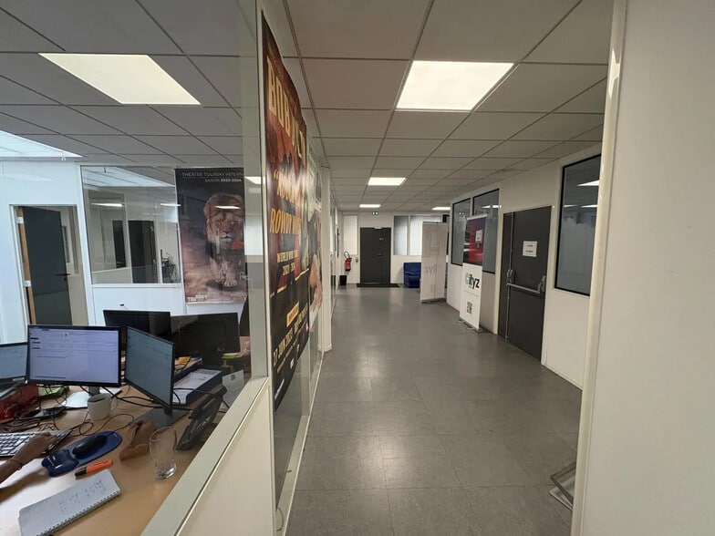 Bureau dans Gémenos à louer - Photo intérieure - Image 2 de 21