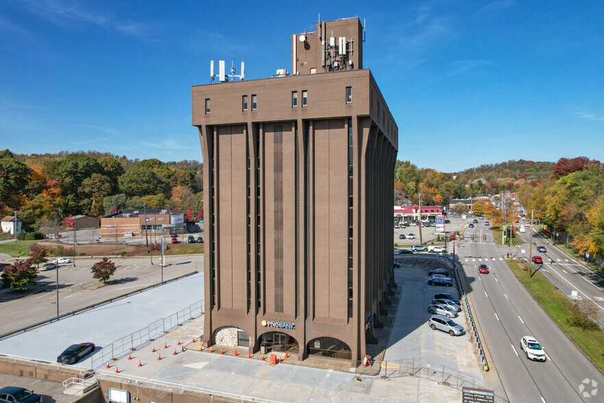 2400 Ardmore Blvd, Pittsburgh, PA à vendre - Photo du bâtiment - Image 3 de 5