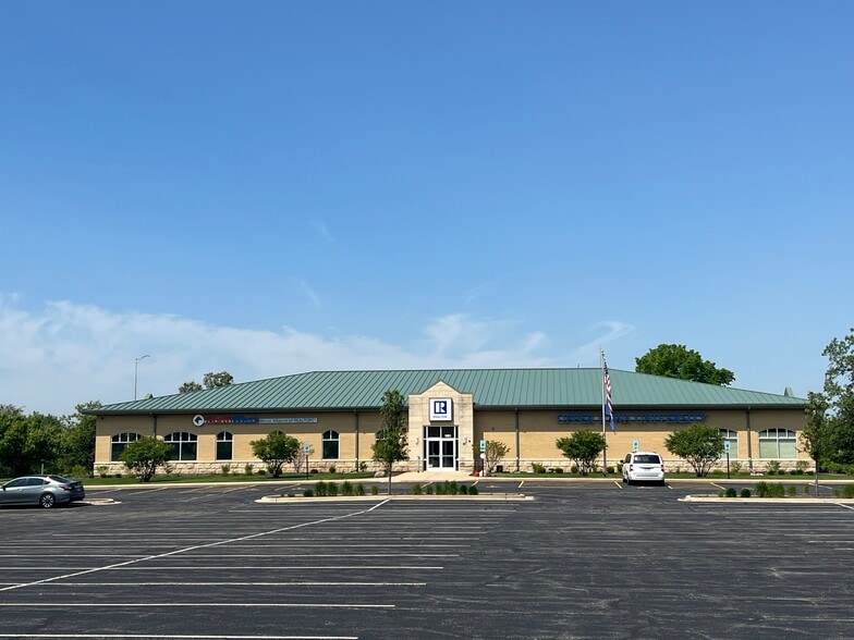 1161 Tebala Blvd, Rockford, IL for lease - Building Photo - Image 1 of 1