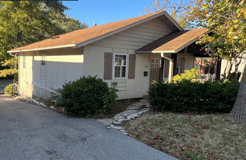 7927 Big Bend Blvd, Saint Louis, MO for sale - Primary Photo - Image 1 of 5