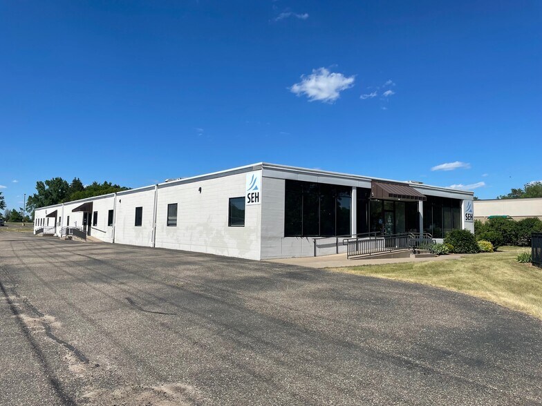 156 High St, New Richmond, WI à louer - Photo du bâtiment - Image 2 de 42