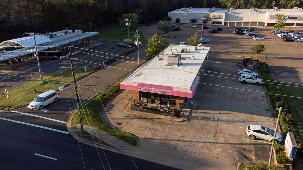 1910 E County Line Rd, Ridgeland, MS for sale - Building Photo - Image 1 of 9