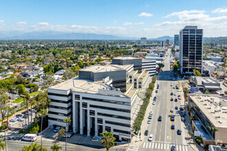 15821 Ventura Blvd, Encino, CA - AÉRIEN  Vue de la carte - Image1