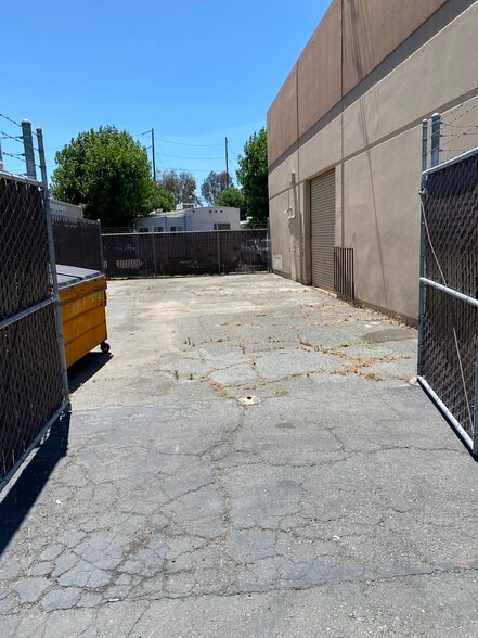 2395 Monument Blvd, Concord, CA for lease - Building Photo - Image 2 of 25