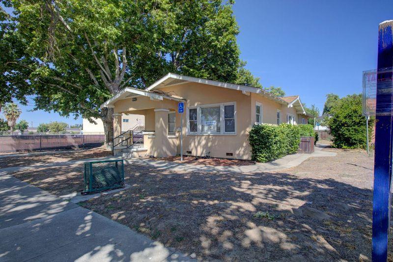 325 Mitchell Ave, Turlock, CA à vendre - Photo du bâtiment - Image 2 de 9