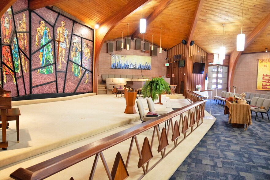 5995 Dr Martin Luther King Jr St S, Saint Petersburg, FL à vendre - Photo du bâtiment - Image 3 de 18