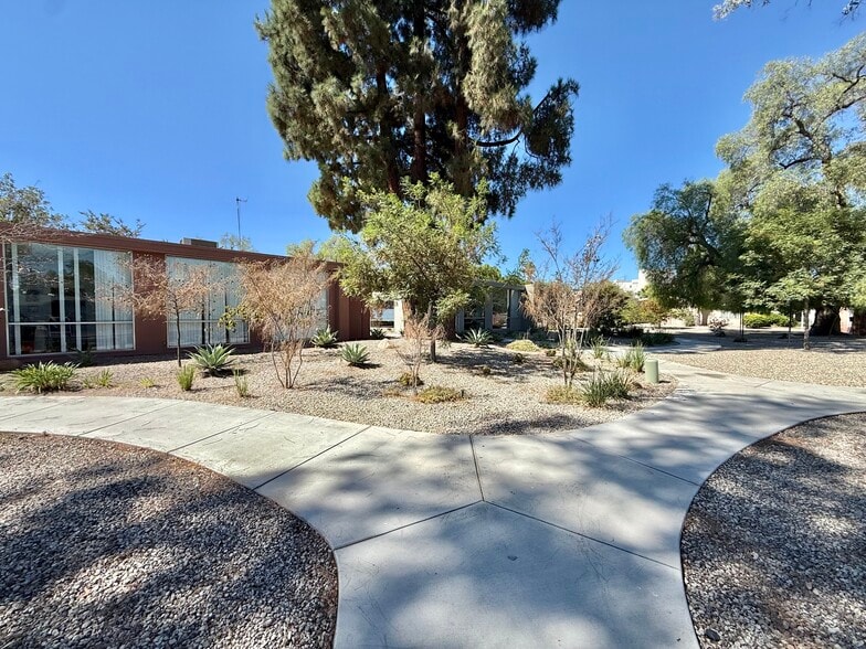 230-292 Avocado Ave, El Cajon, CA for lease - Building Photo - Image 3 of 9
