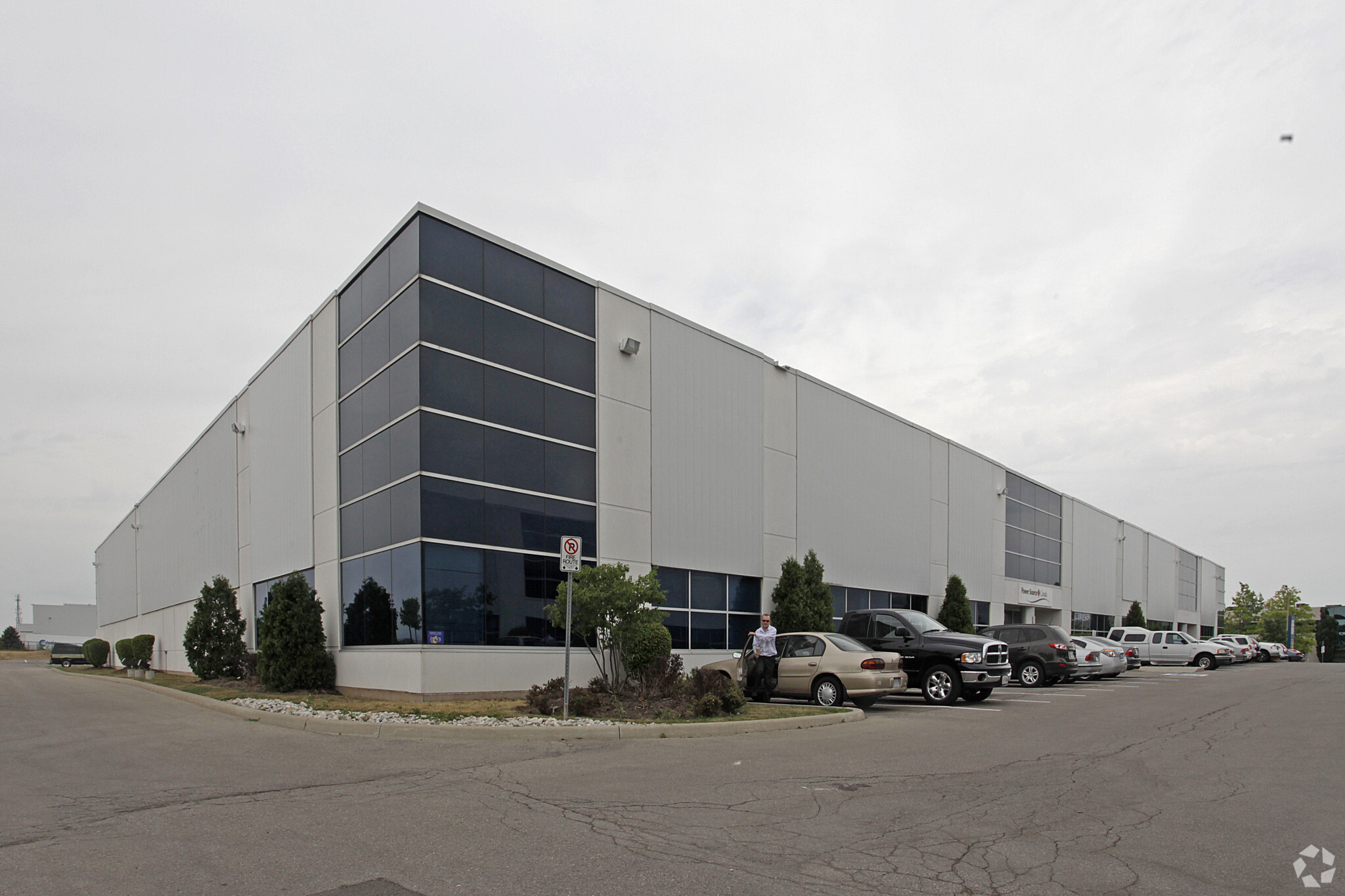 2815 Bristol Cir, Oakville, ON for lease Building Photo- Image 1 of 3