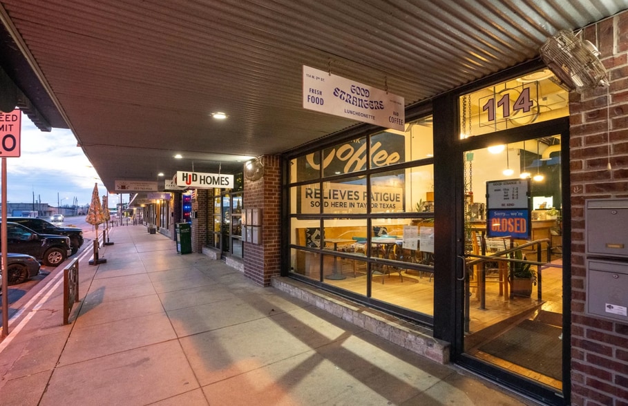 120 W 2nd St, Taylor, TX à louer - Photo du bâtiment - Image 3 de 38