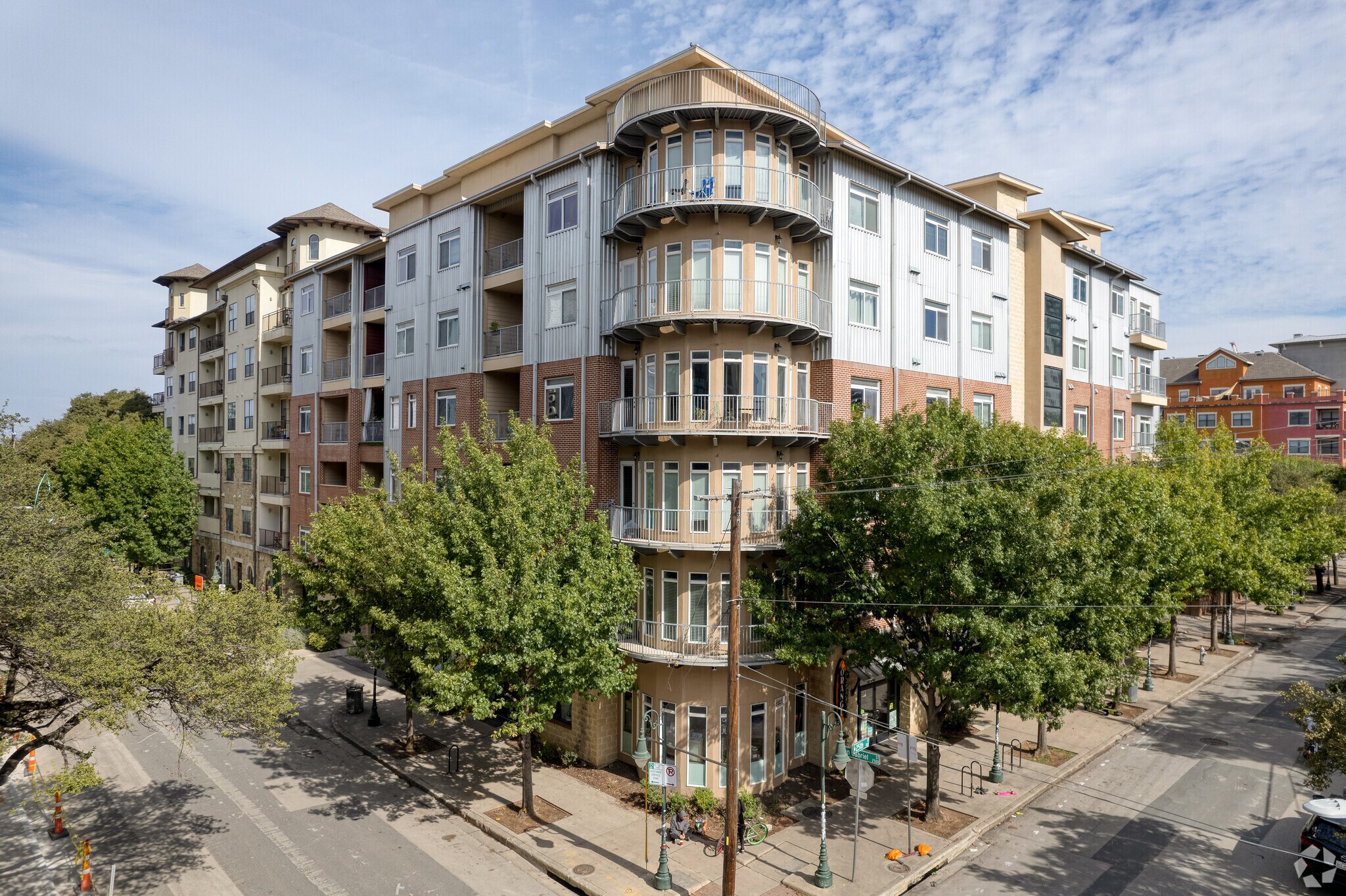 910 W 25th St, Austin, TX à vendre Photo du bâtiment- Image 1 de 1