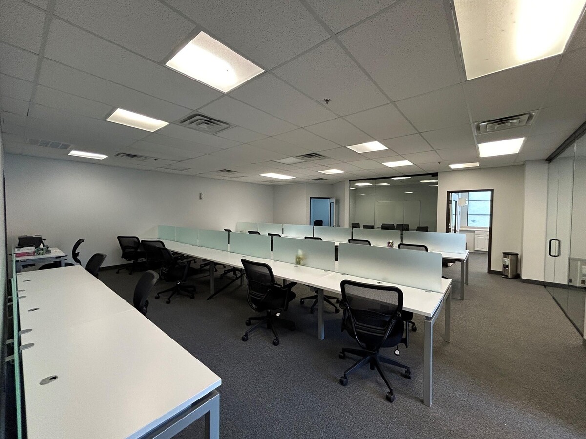 4700 Dexter Dr, Plano, TX 75093 - Unité 100 - - Photo intérieure - Image 1 of 14