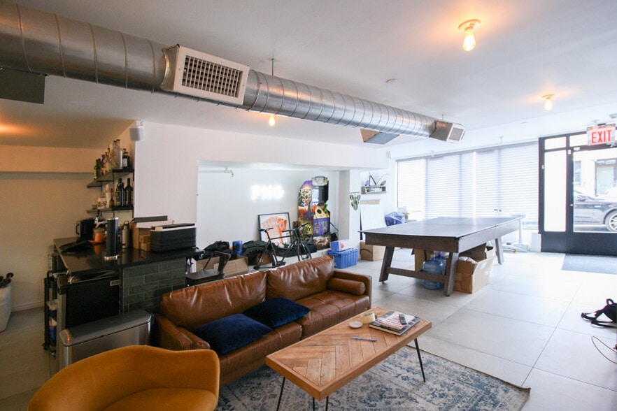 137 Grand St, Brooklyn, NY for sale - Interior Photo - Image 2 of 10