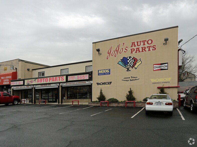 115-125 Page Ave, Staten Island, NY for lease - Building Photo - Image 2 of 10