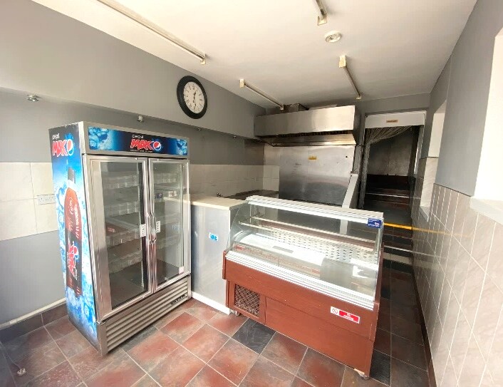 2-4 Church St, Annan à vendre - Photo intérieure - Image 2 de 5